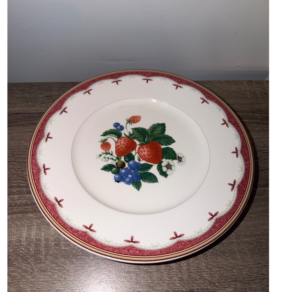 Mikasa Berry Delight HK222 Ultima Plus Fine China Dessert Plate 8.25 Inch